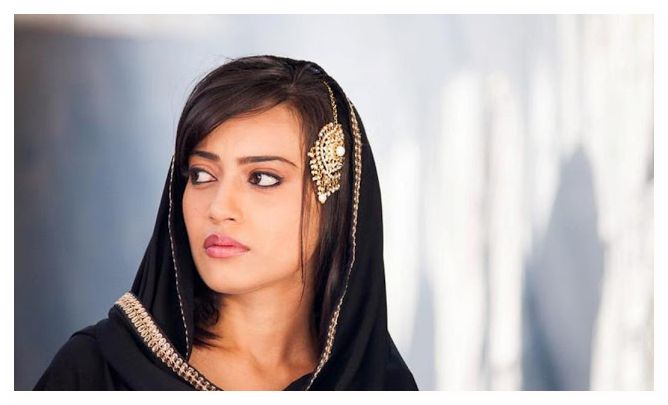 صور الممثلة الهندية زويا فاروقى بطلة المسلسل الهندى قبول