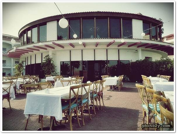 مطعم الميّاس من افضل مطاعم لبنانية في الكويت